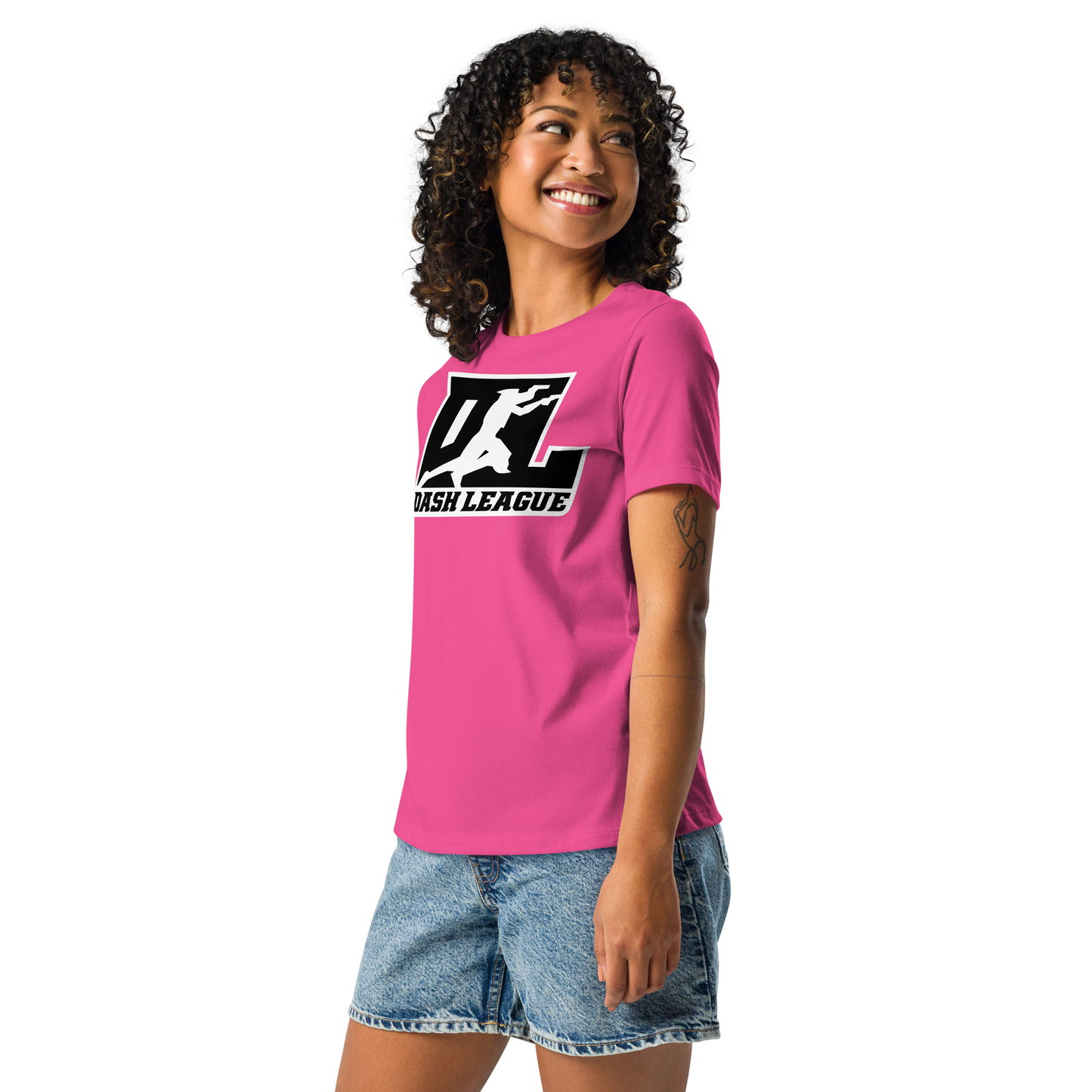 Camiseta holgada para mujer en color negro con logotipo DL en contorno blanco