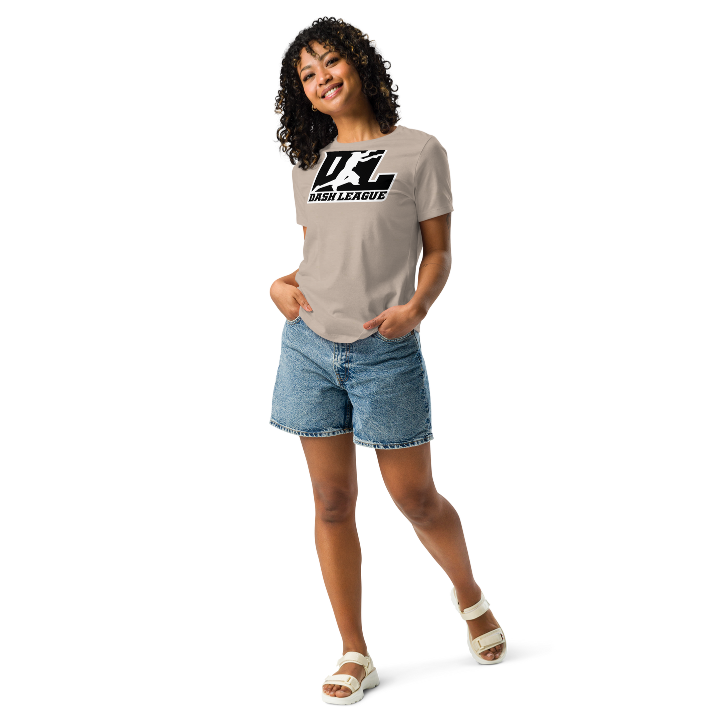 Camiseta holgada para mujer en color negro con logotipo DL en contorno blanco